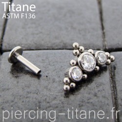Piercing labret titane multibilles et multicristaux