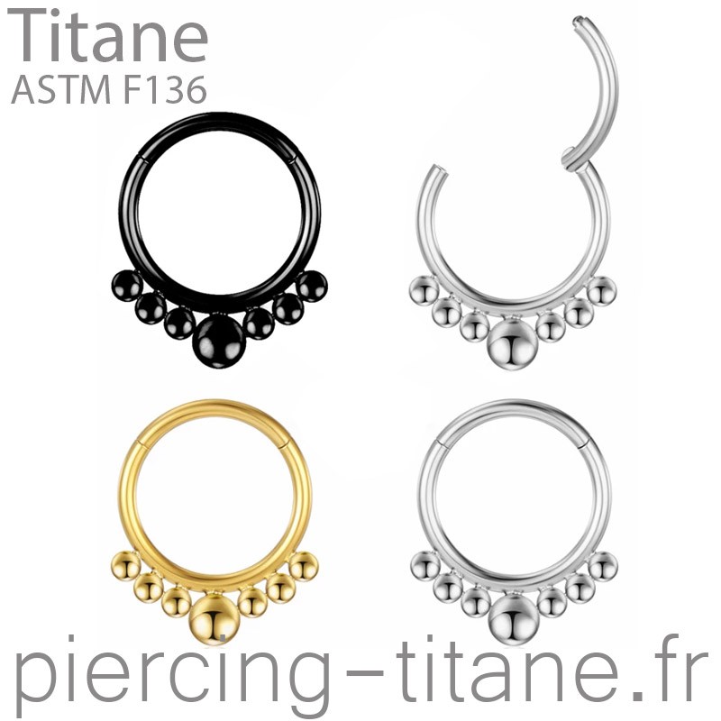 Clicker titane orné de 7 billes